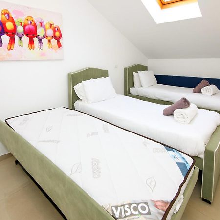 Saidoff, Amazing 4 Bedroom 3 Bath In City Center, Pool, Parking!!! Jerusalem Exterior foto