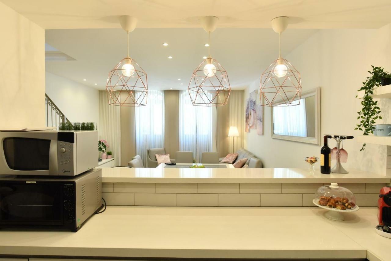 Saidoff, Amazing 4 Bedroom 3 Bath In City Center, Pool, Parking!!! Jerusalem Exterior foto