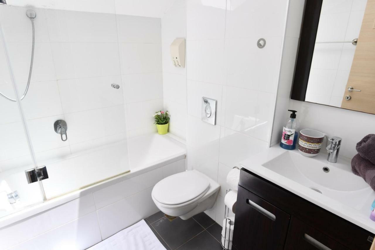Saidoff, Amazing 4 Bedroom 3 Bath In City Center, Pool, Parking!!! Jerusalem Exterior foto