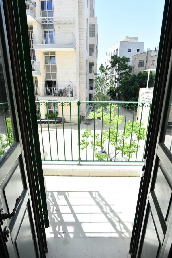 Saidoff, Amazing 4 Bedroom 3 Bath In City Center, Pool, Parking!!! Jerusalem Exterior foto