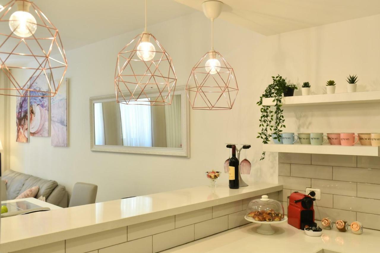 Saidoff, Amazing 4 Bedroom 3 Bath In City Center, Pool, Parking!!! Jerusalem Exterior foto