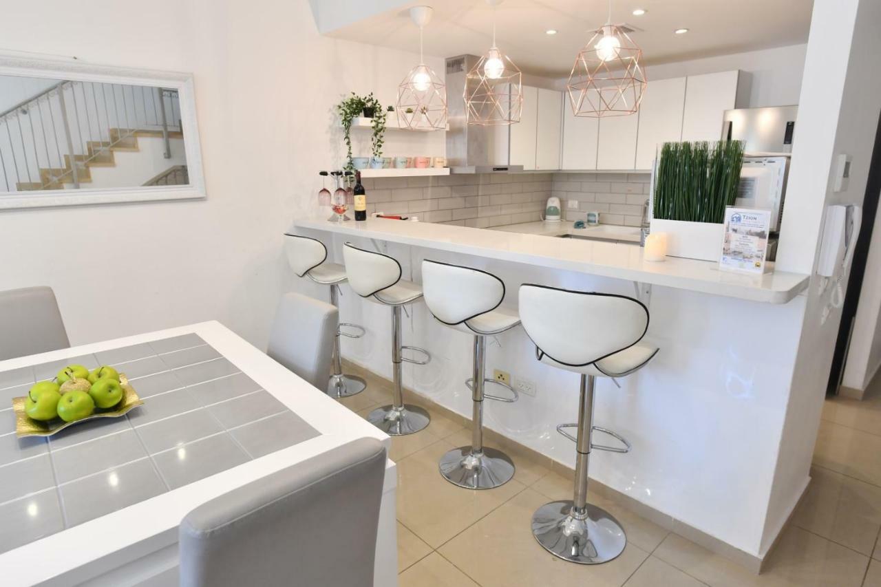 Saidoff, Amazing 4 Bedroom 3 Bath In City Center, Pool, Parking!!! Jerusalem Exterior foto
