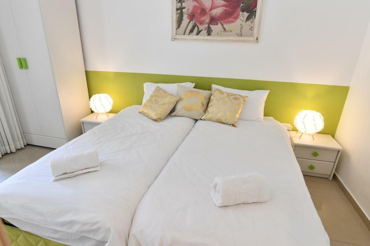 Saidoff, Amazing 4 Bedroom 3 Bath In City Center, Pool, Parking!!! Jerusalem Exterior foto