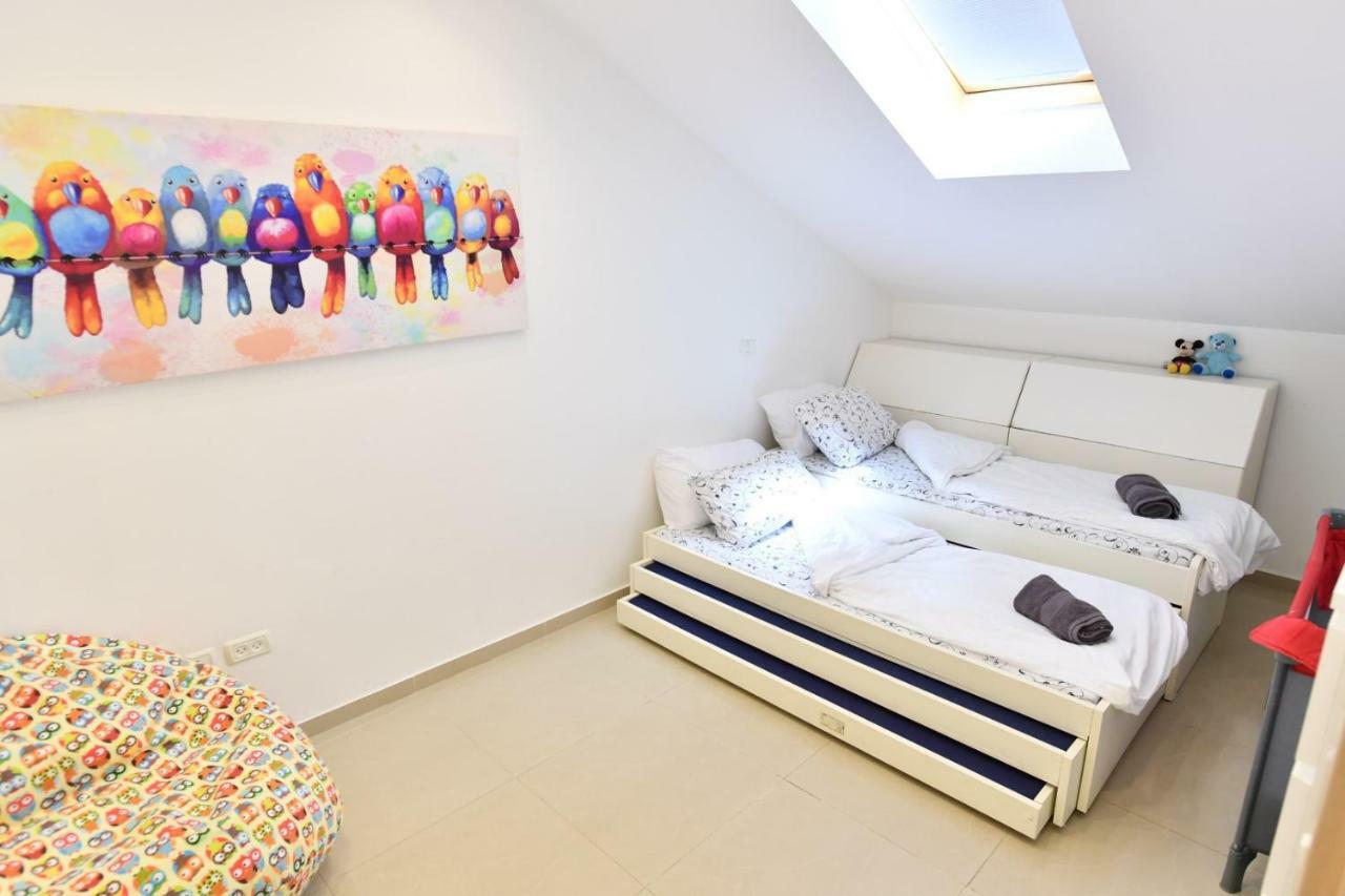 Saidoff, Amazing 4 Bedroom 3 Bath In City Center, Pool, Parking!!! Jerusalem Exterior foto